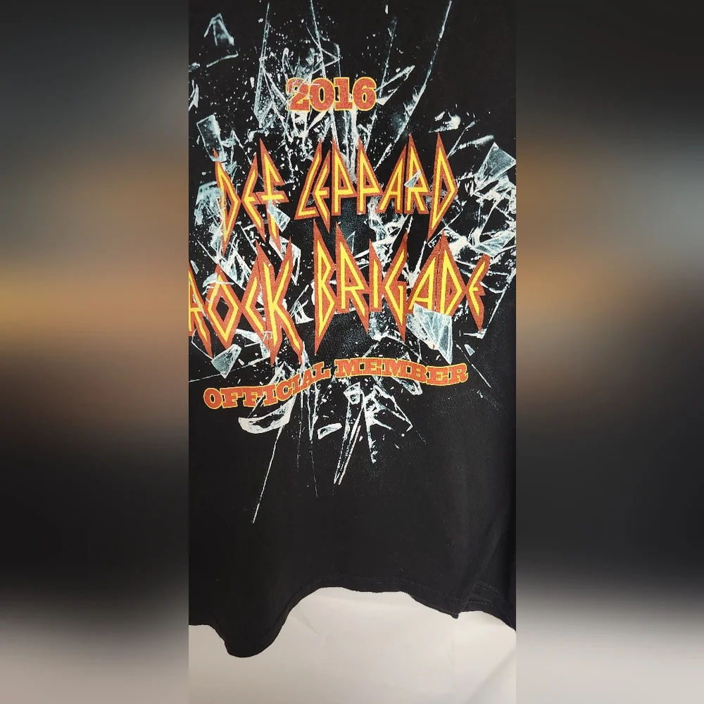 Alstyle Classic Black T-Shirt - Picture 2 of 3